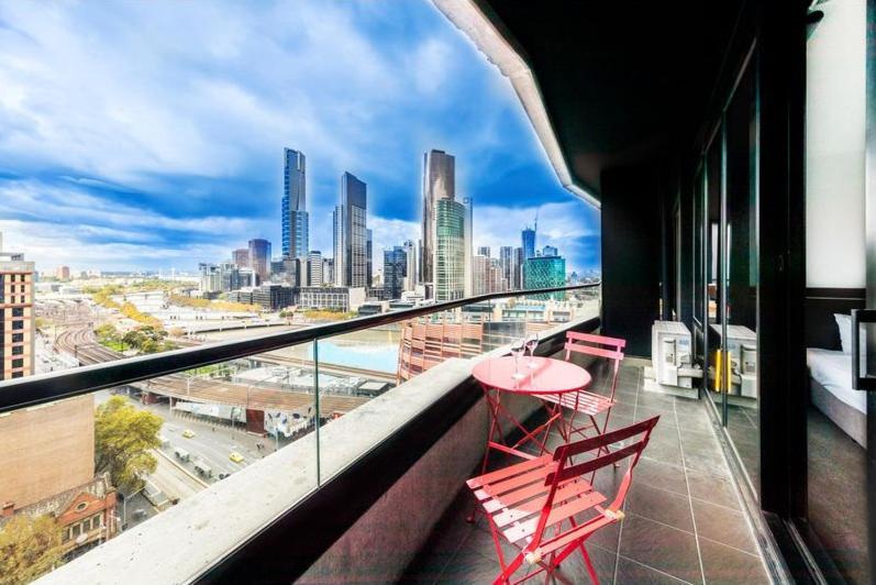 Riverview Suites By Edgetrip Melbourne Exterior photo