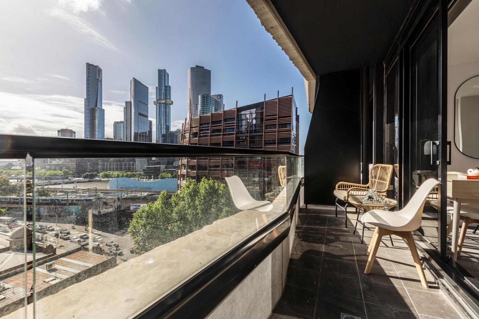 Riverview Suites By Edgetrip Melbourne Exterior photo
